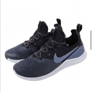 Nike WMNS Free TR 8 Black Metallic Armory Navy
